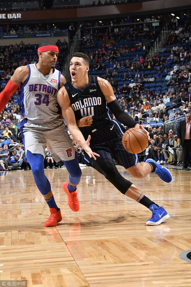 重庆铜梁龙冲超成功，重庆足球时隔4个赛季重返中超