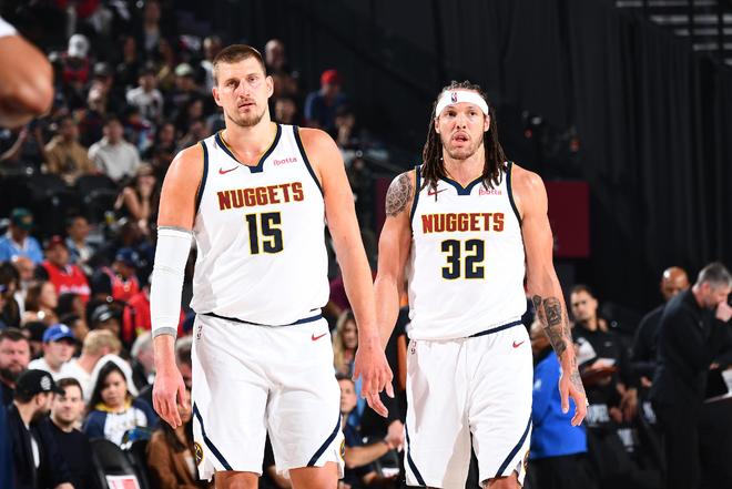 [NBA]鲍尔25+8 黄蜂主场大胜尼克斯