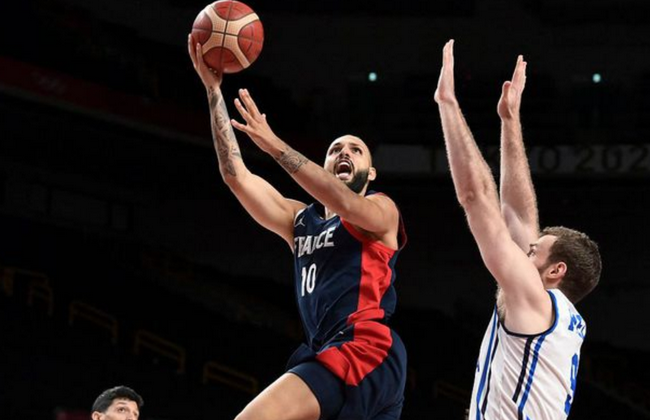 篮网主场113-103击败公牛，小波特砍33分，球队高效进攻，取得两连胜，公牛五连败。